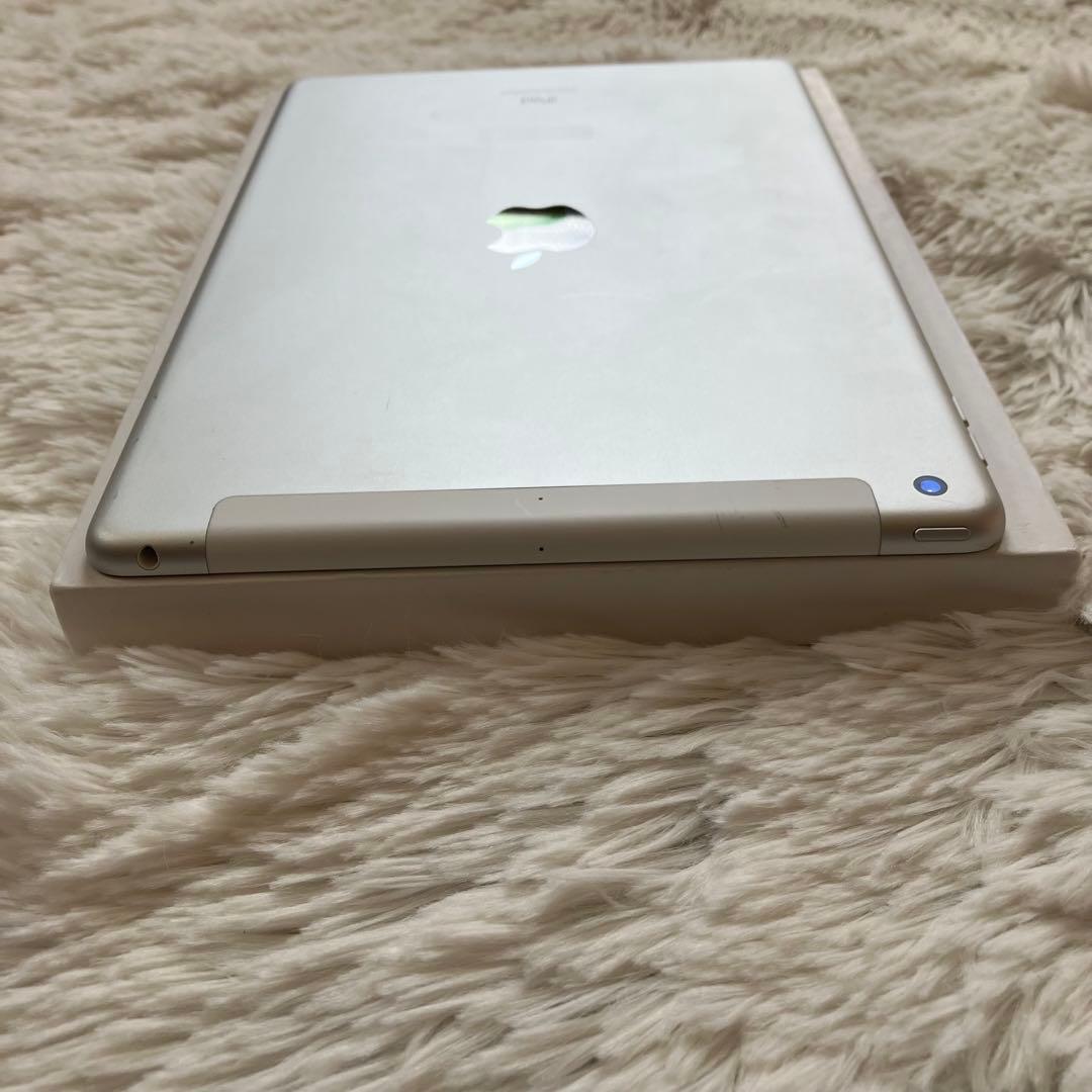 【完動品】iPad 第7世代 32GB SIMフリー 【すぐ発送】【付属品】