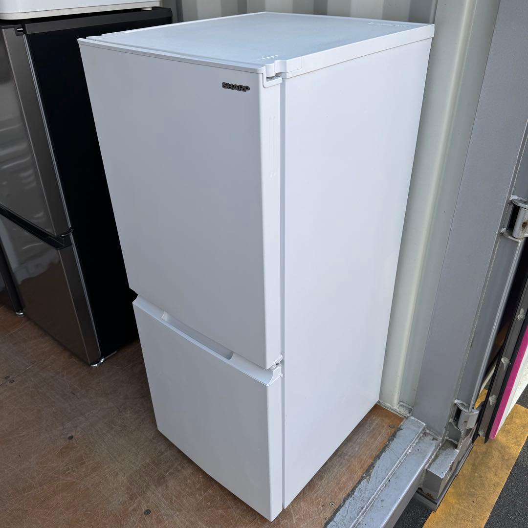 C7215★2022年製美品★シャープ冷蔵庫　右.左開き　マットホワイト　洗濯機