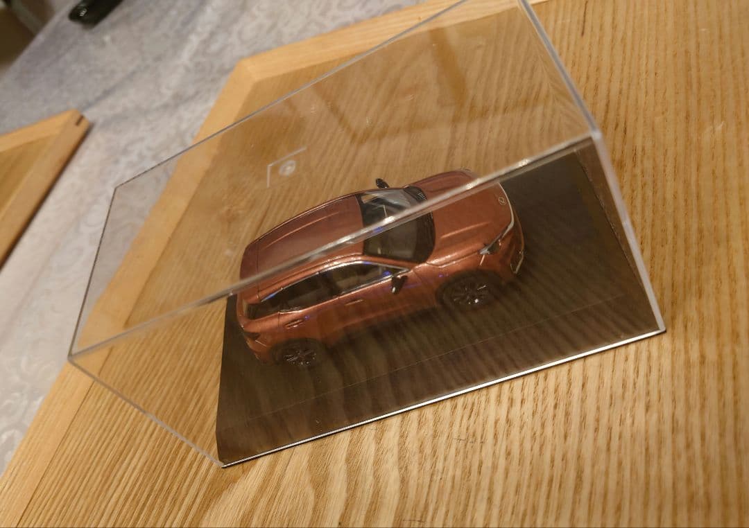 LEXUS LBX ソニックカッパー ミニカー　美品