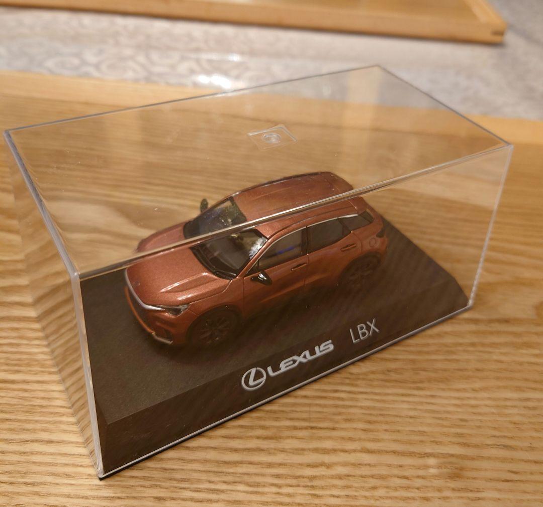 LEXUS LBX ソニックカッパー ミニカー　美品