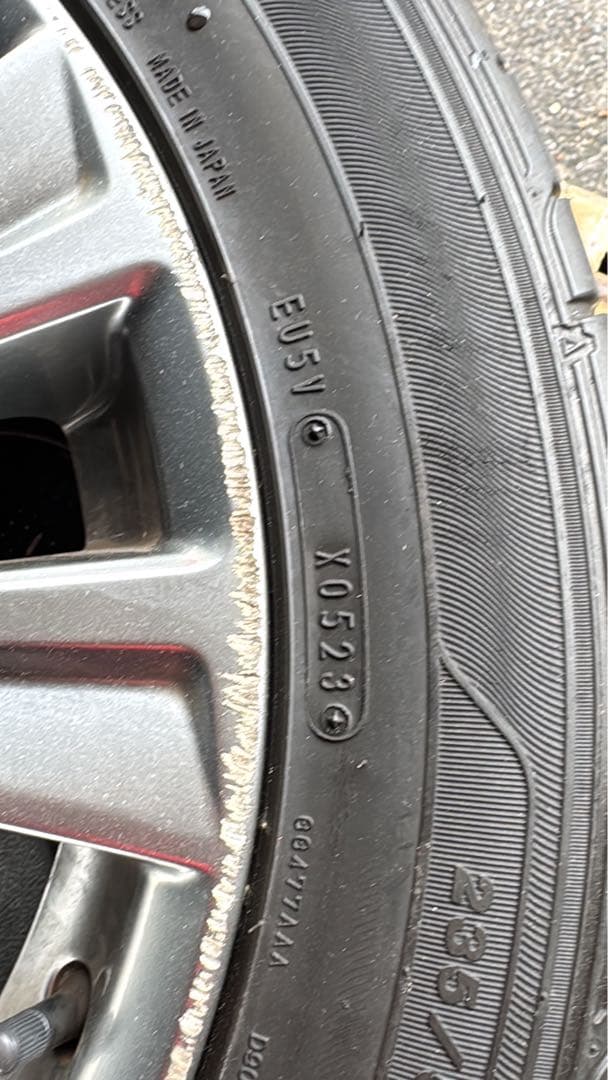 18インチ アルミホイールとタイヤセット