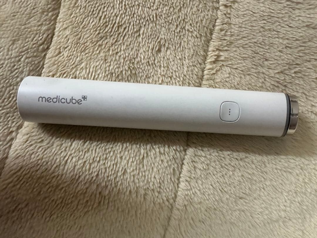 メディキューブ 美顔器 medicube AGE-Rブースタープロミニ ホワイト
