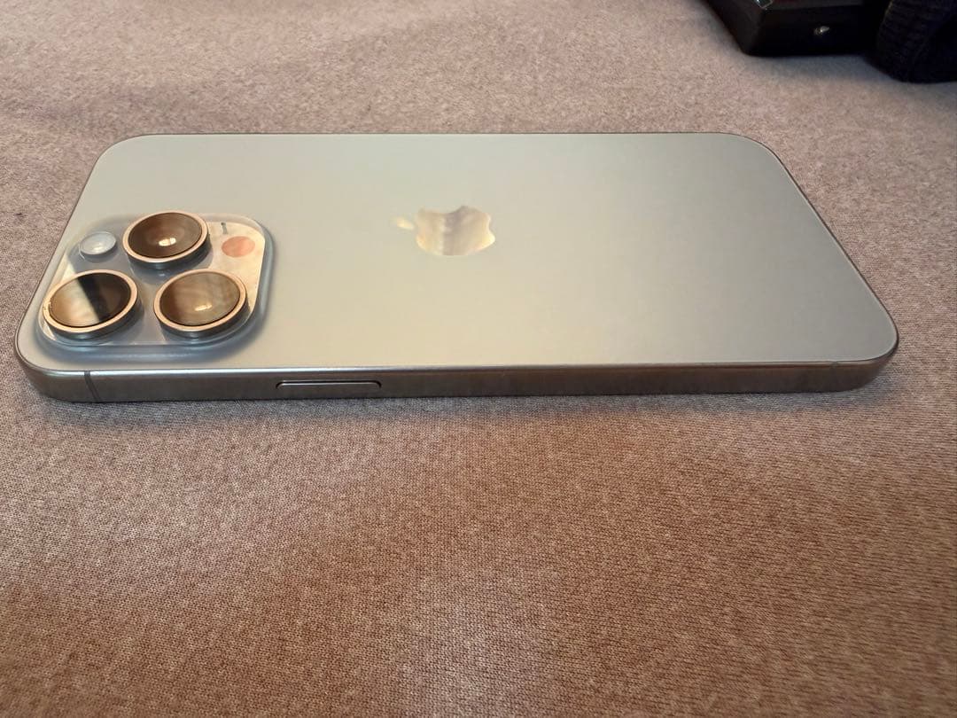 iphone15promax 本体