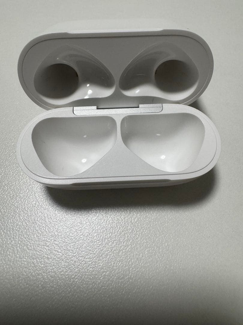 【正規品】 AirPods 4 アクティブノイズキャンセリング搭載 おまけ付き