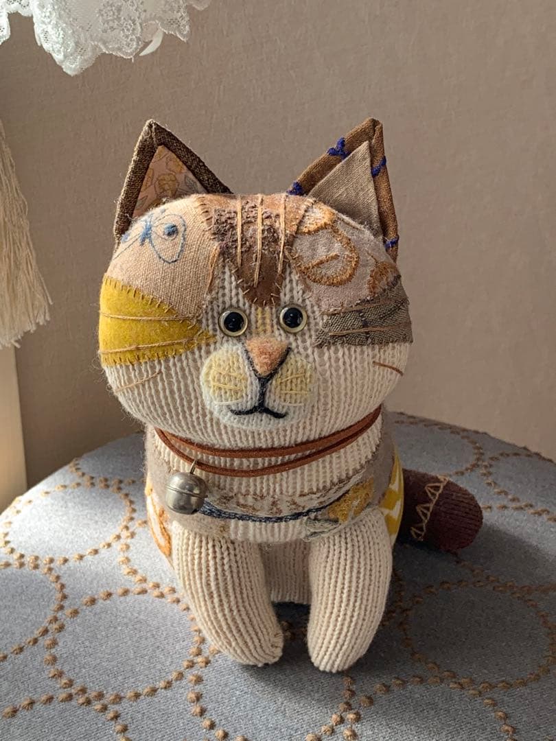 ハンドメイド 猫型ぬいぐるみ