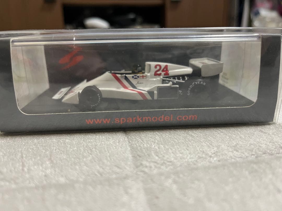 F1 ジェームスハントHesketh 1/43 ミニカー Spark