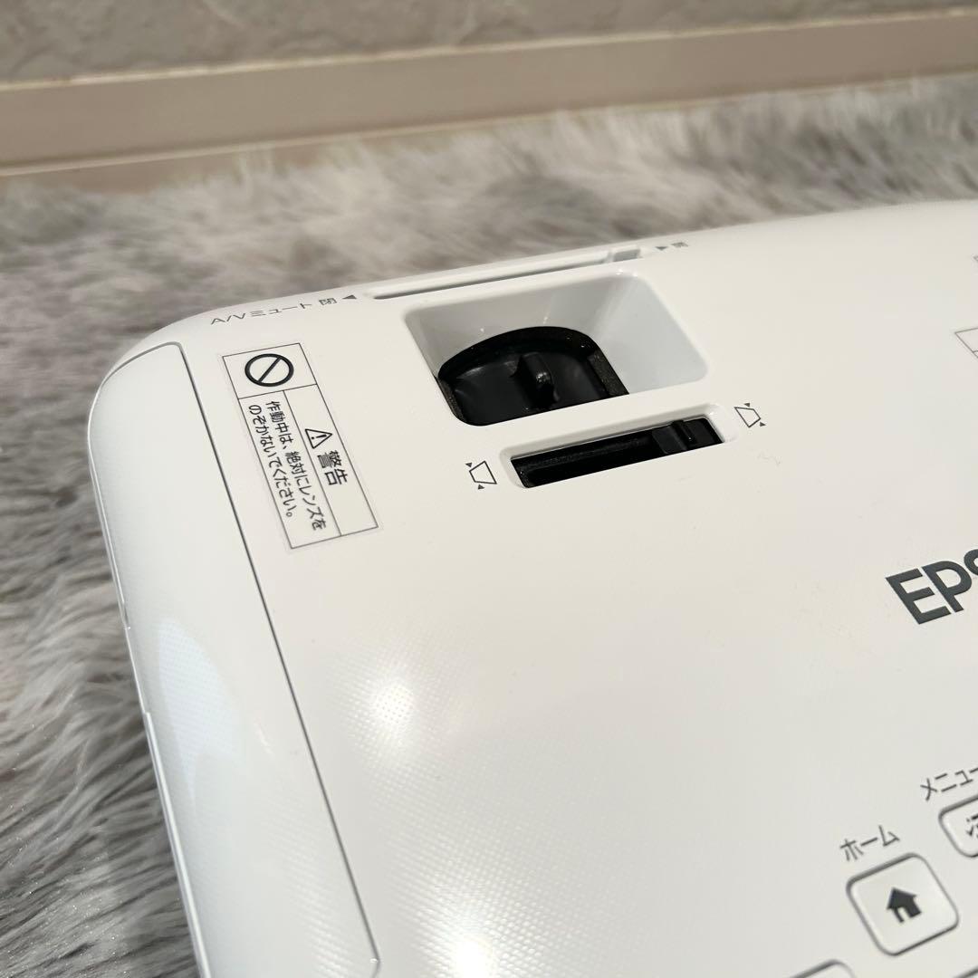 【極美品】EPSON エプソン プロジェクター EB-S05