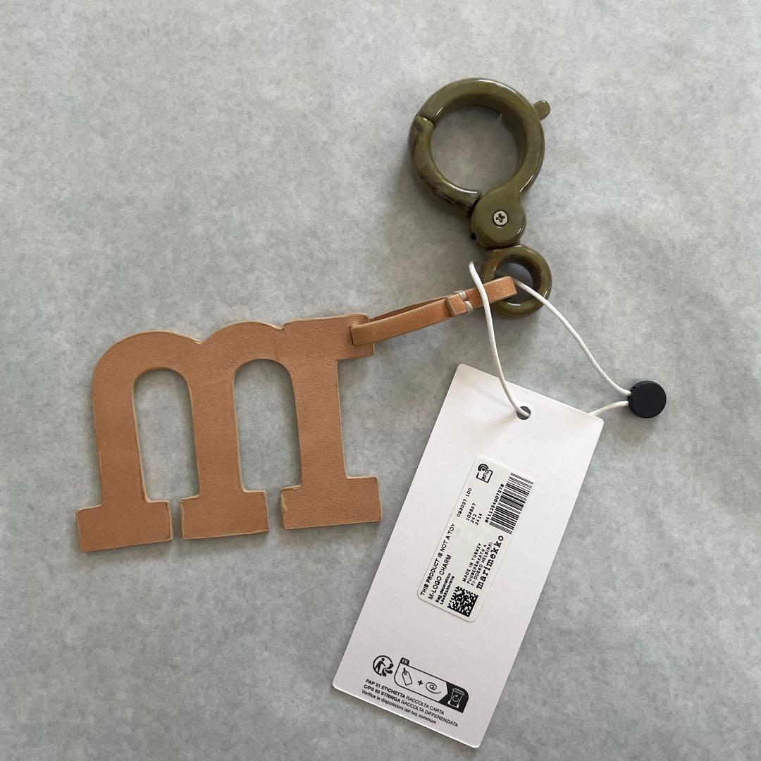 新品ま未使用　マリメッコ チャーム　ロゴ　ウニッコトート