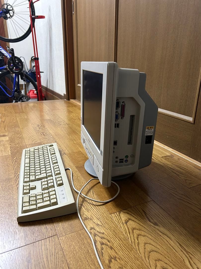 パソコン　HITACHI FLORA 310W DA7