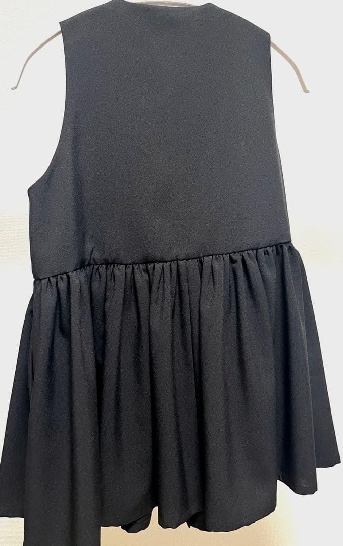 yoihi フリルギャザージレ　ブラック