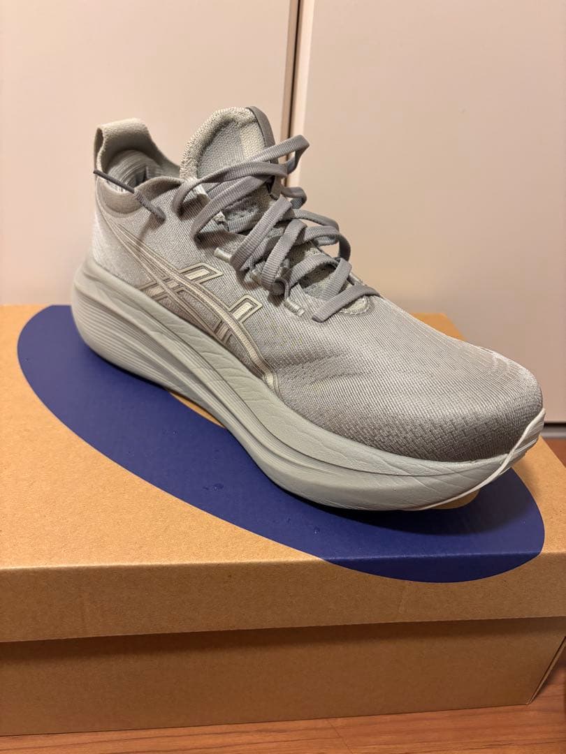 ほぼ未使用GEL-NIMBUS 27 ゲルニンバス 26.5 cm 2E