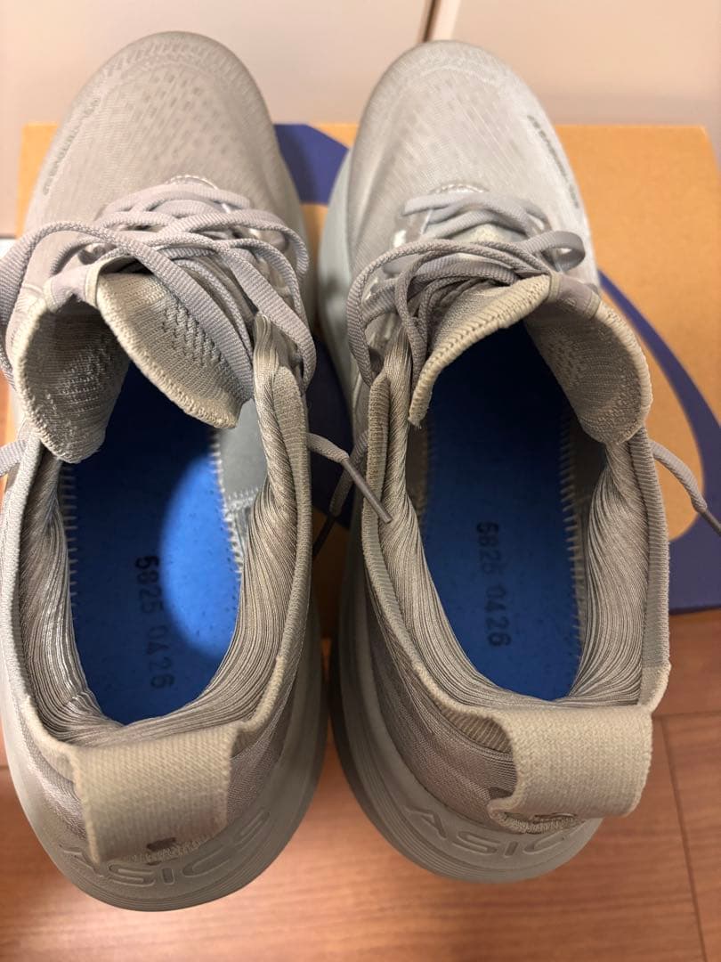 ほぼ未使用GEL-NIMBUS 27 ゲルニンバス 26.5 cm 2E