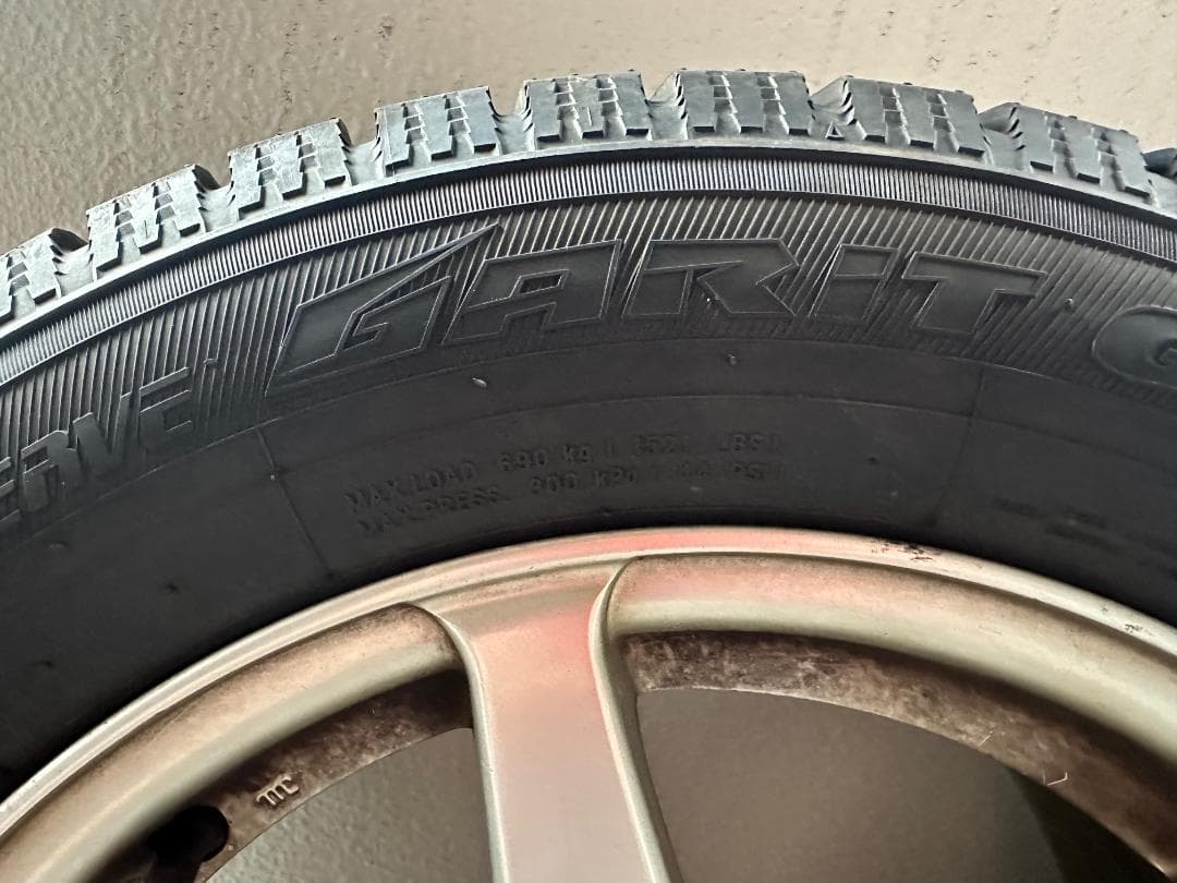 【超美品】215/60R16_95_スッドレスタイヤ 16インチ ホイールセット