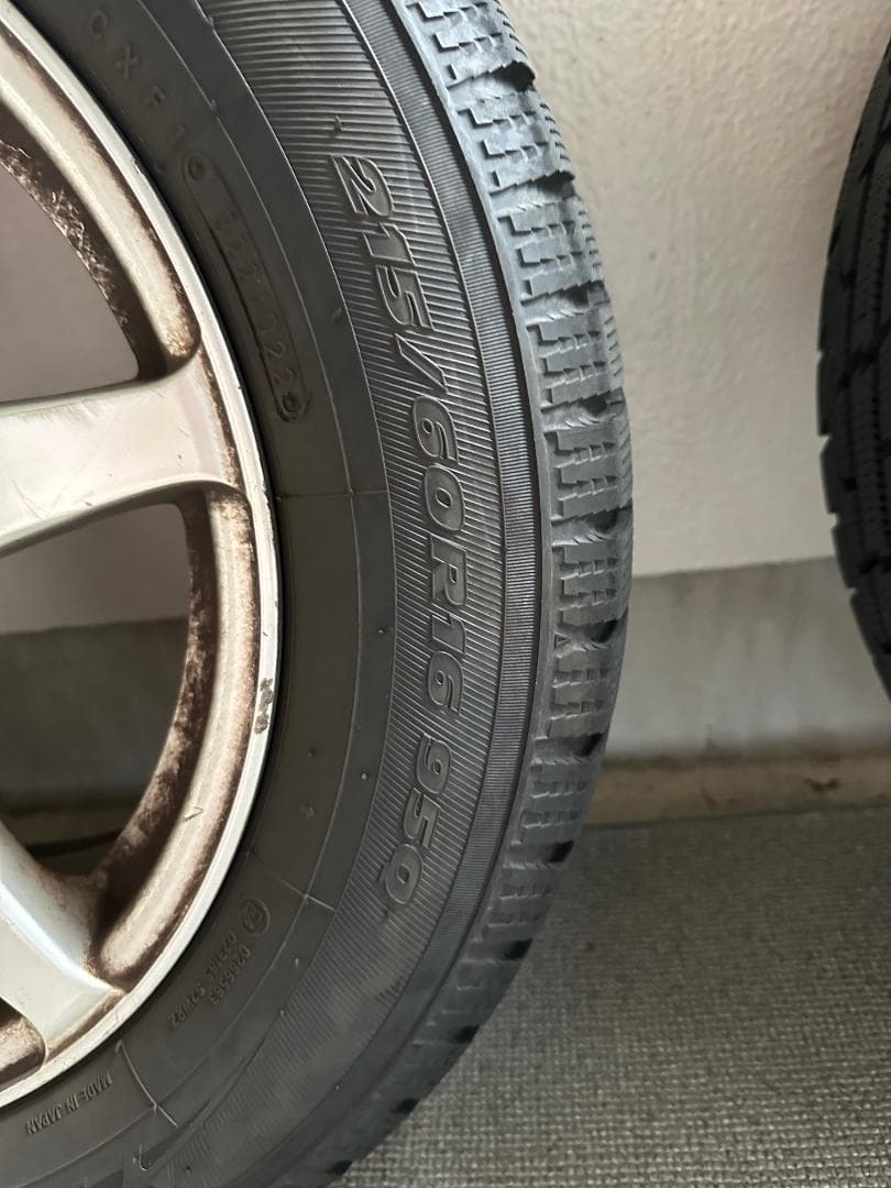 【超美品】215/60R16_95_スッドレスタイヤ 16インチ ホイールセット