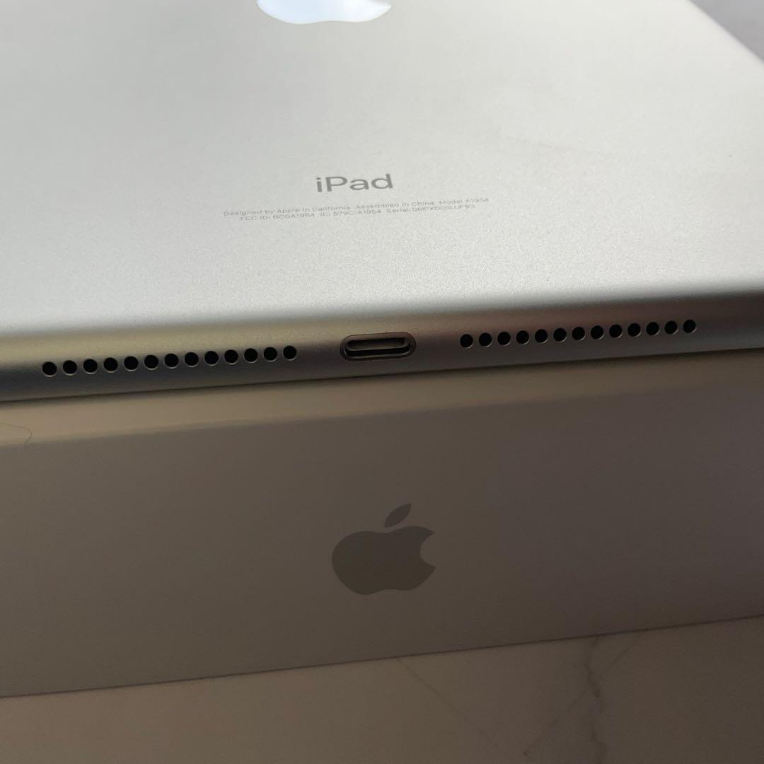 【極美品】iPad 第6世代 Wi-Fi Cellular 128GB