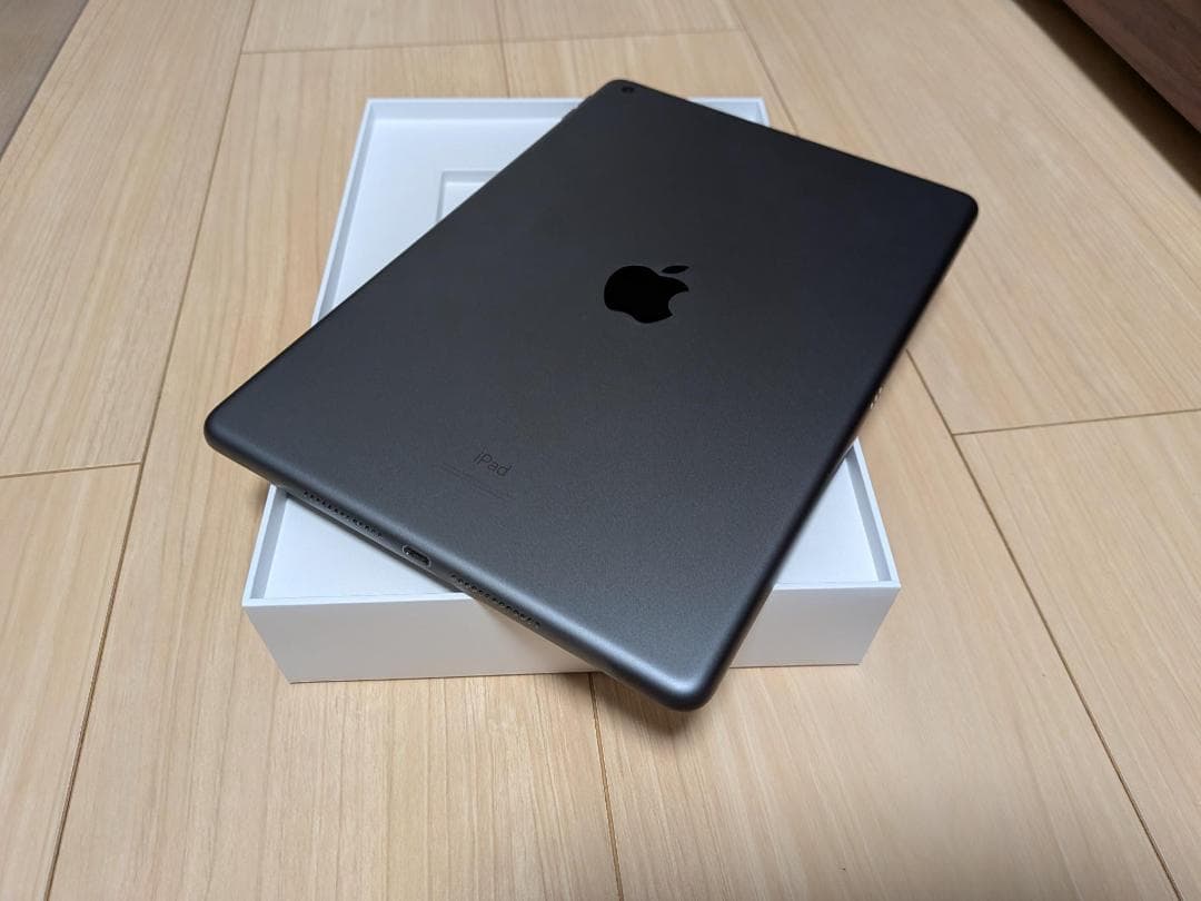 Apple iPad(第8世代) 10.2インチ スペースグレー