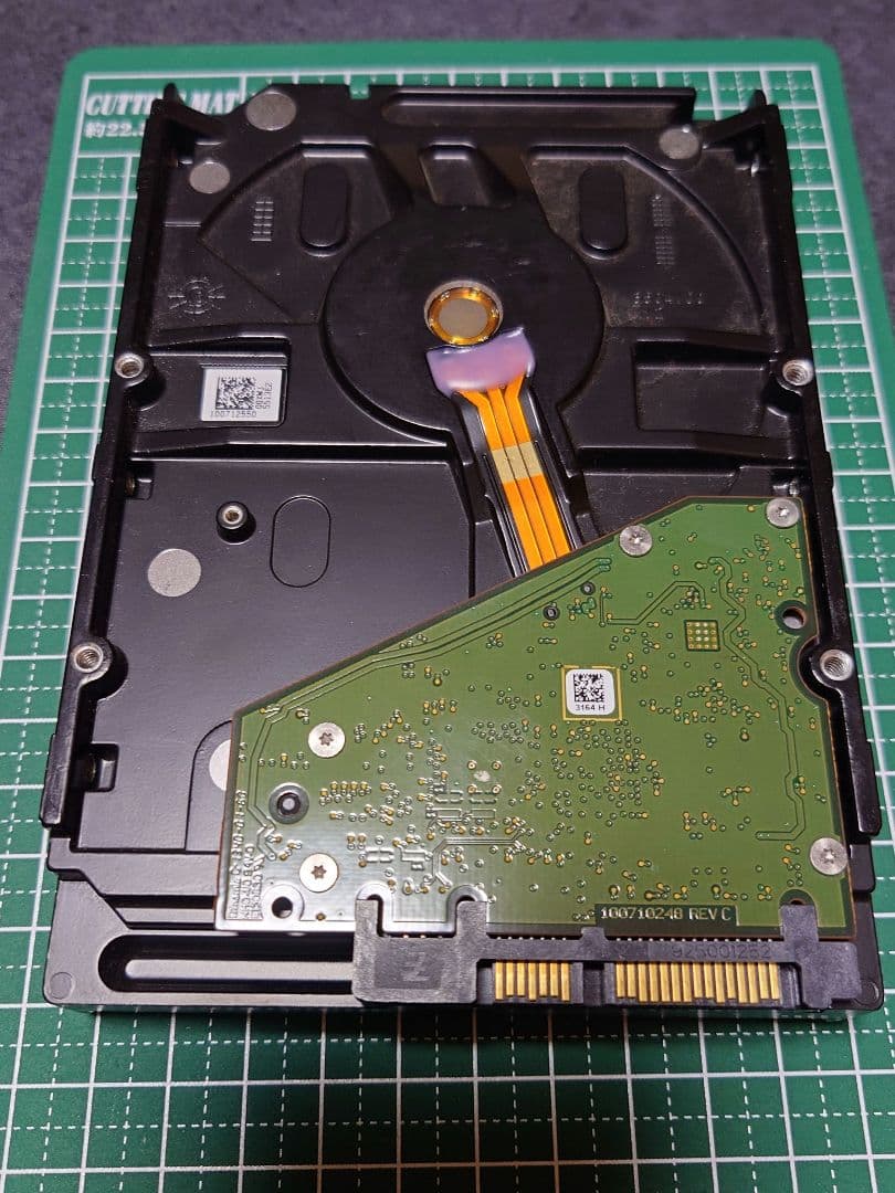 SEAGATE 内蔵型ハードディスク 4TB × 3台