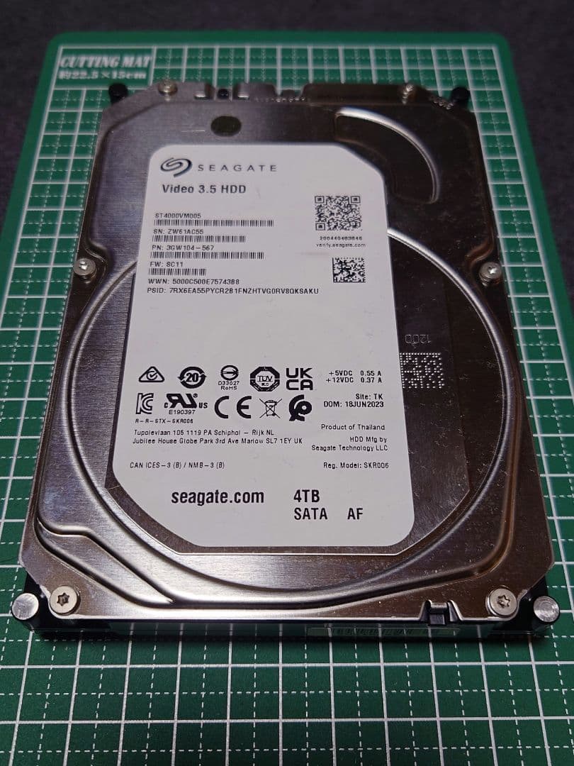 SEAGATE 内蔵型ハードディスク 4TB × 3台