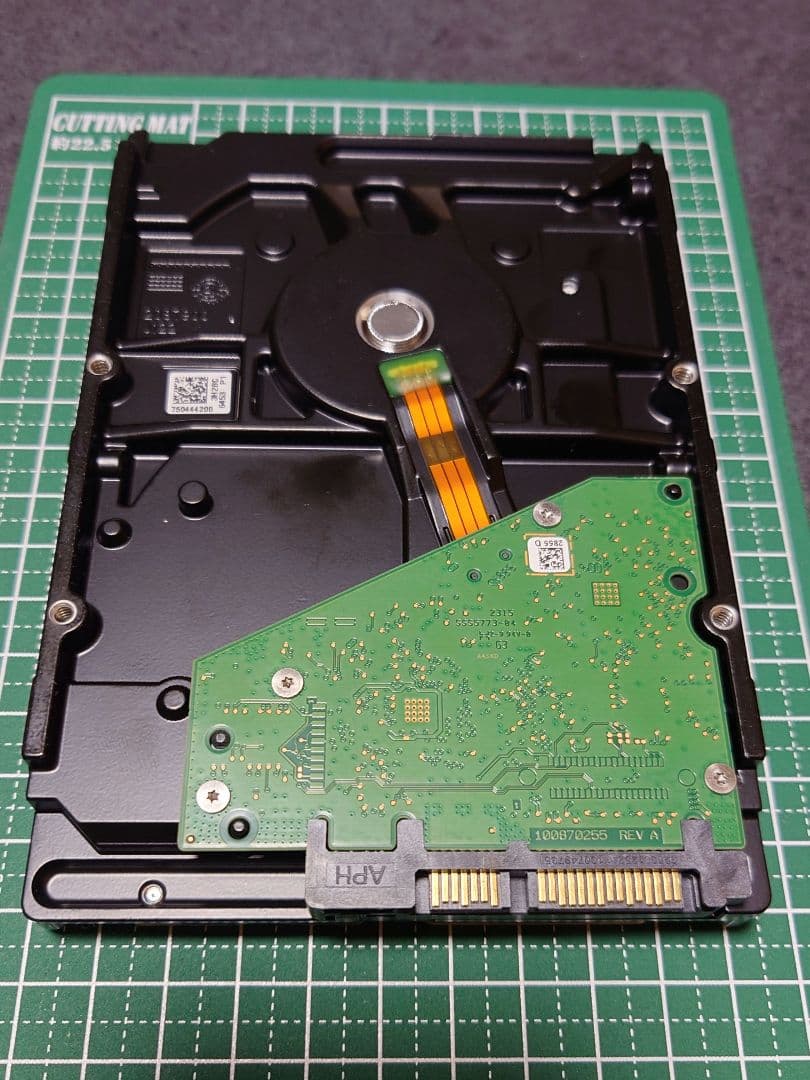 SEAGATE 内蔵型ハードディスク 4TB × 3台