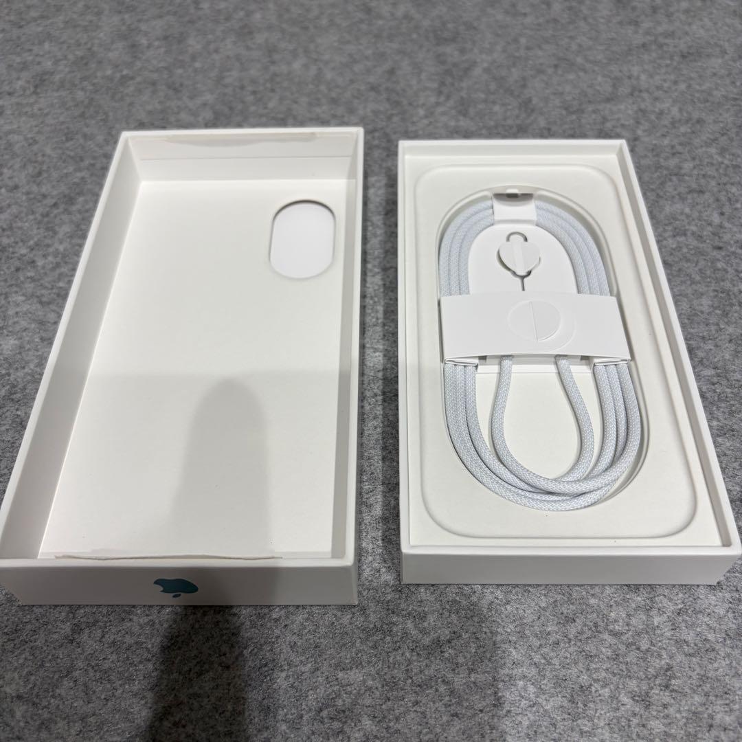 【美品】iPhone16 ティール 128GB 本体 + ケース