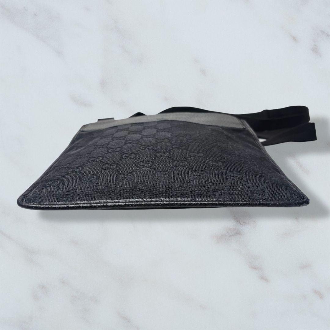 021 極美品 GUCCI ショルダーバッグ 斜めがけ 黒 GG柄 xup5