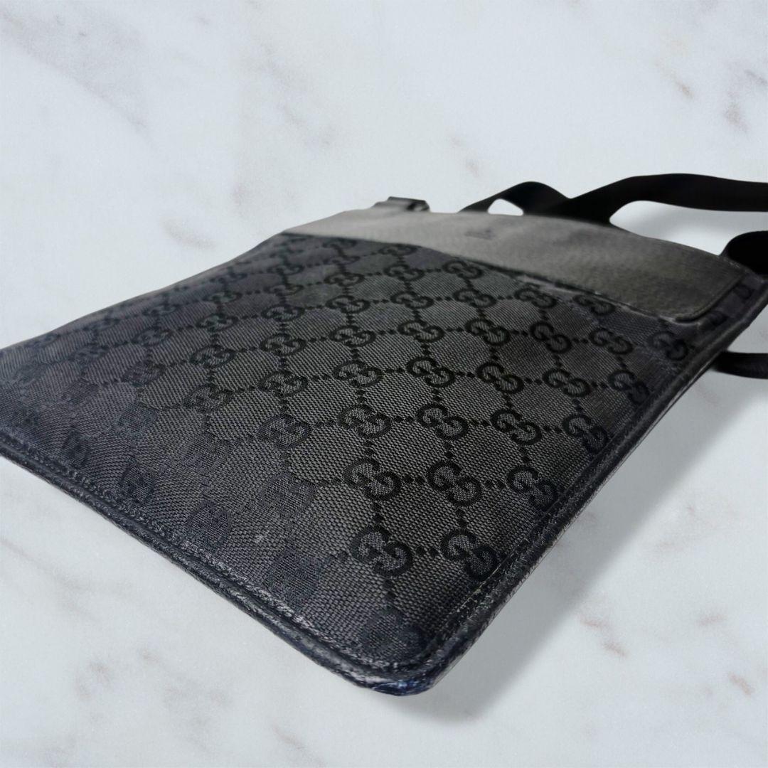 021 極美品 GUCCI ショルダーバッグ 斜めがけ 黒 GG柄 xup5