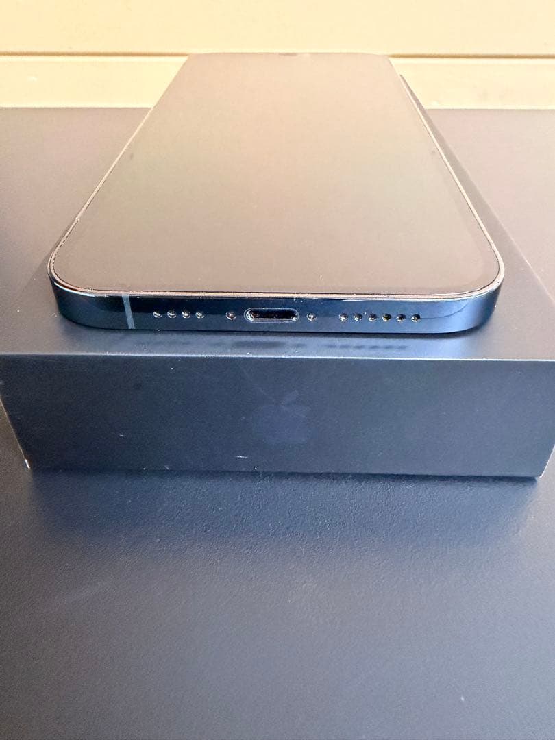 【美品】iPhone12ProMax 本体 256GB SIMフリー