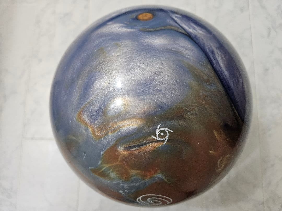 ハイスポーツ社 ストーム Equinox 15ポンド3オンス ボウリングボール