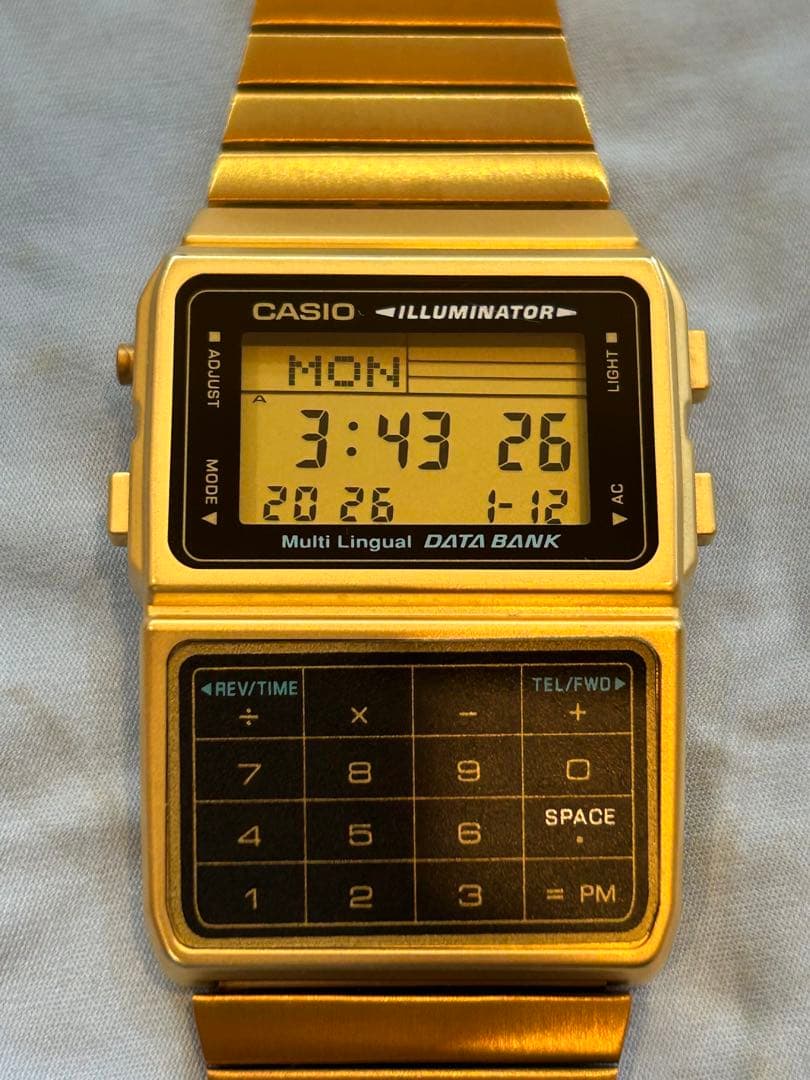 【極美品】カシオデータバンクCASIO DBC-611G-1DF デジタル腕時計