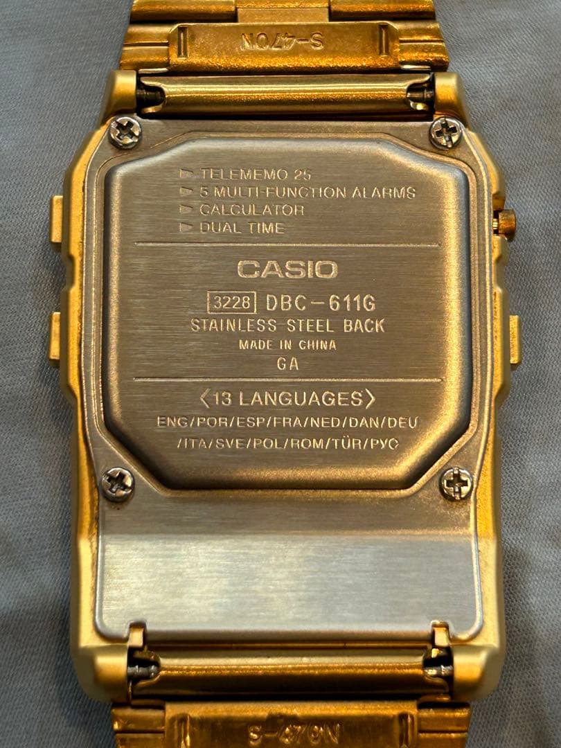 【極美品】カシオデータバンクCASIO DBC-611G-1DF デジタル腕時計