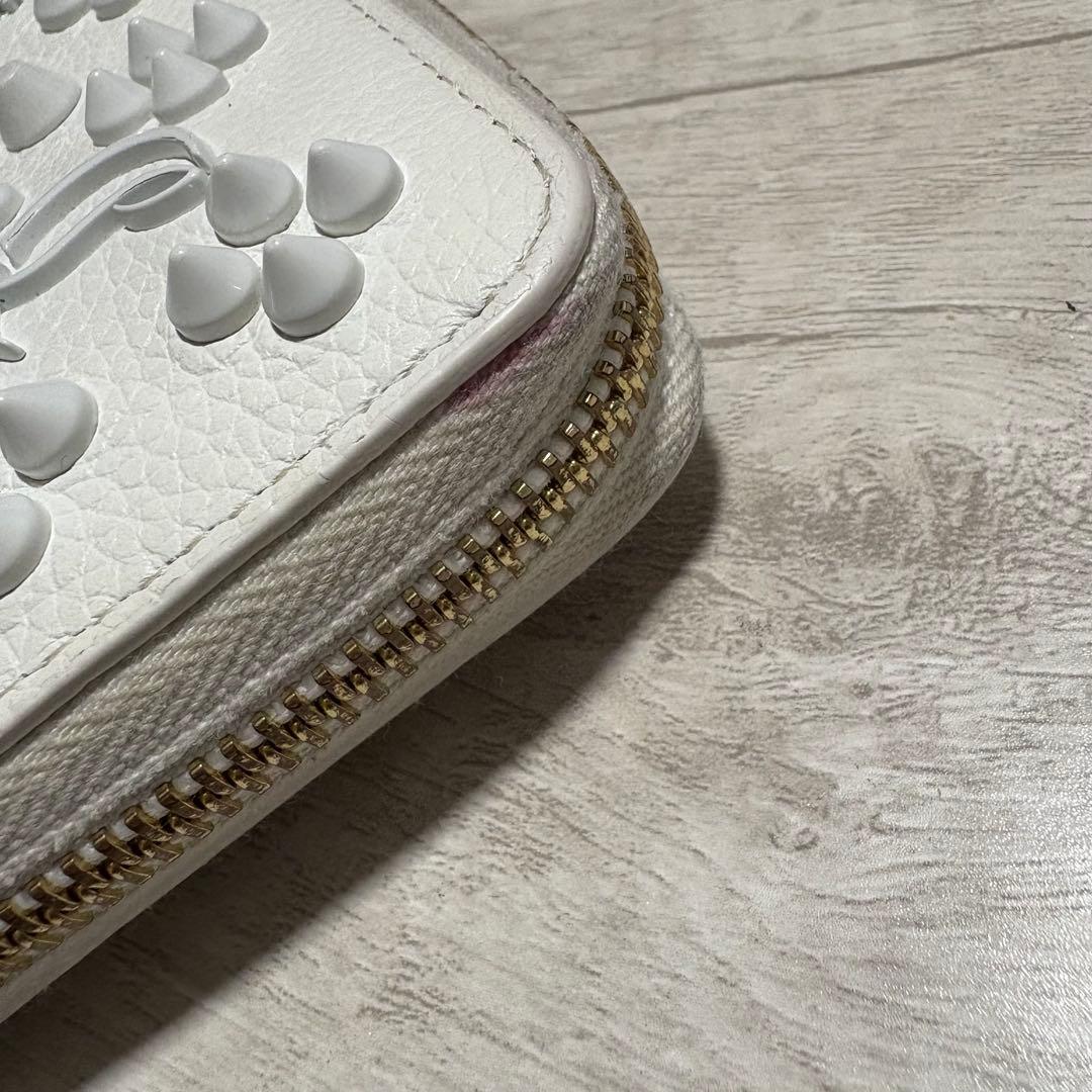 美品✨ルブタン パネトーネ ホワイト 長財布 完売品 スタッズ ラウンドジップ