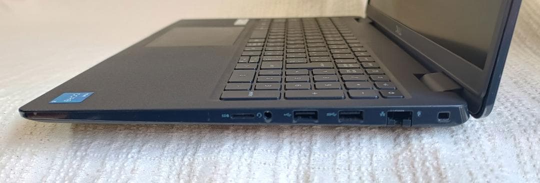 DELL Latitude 3520 第11世代corei5搭載