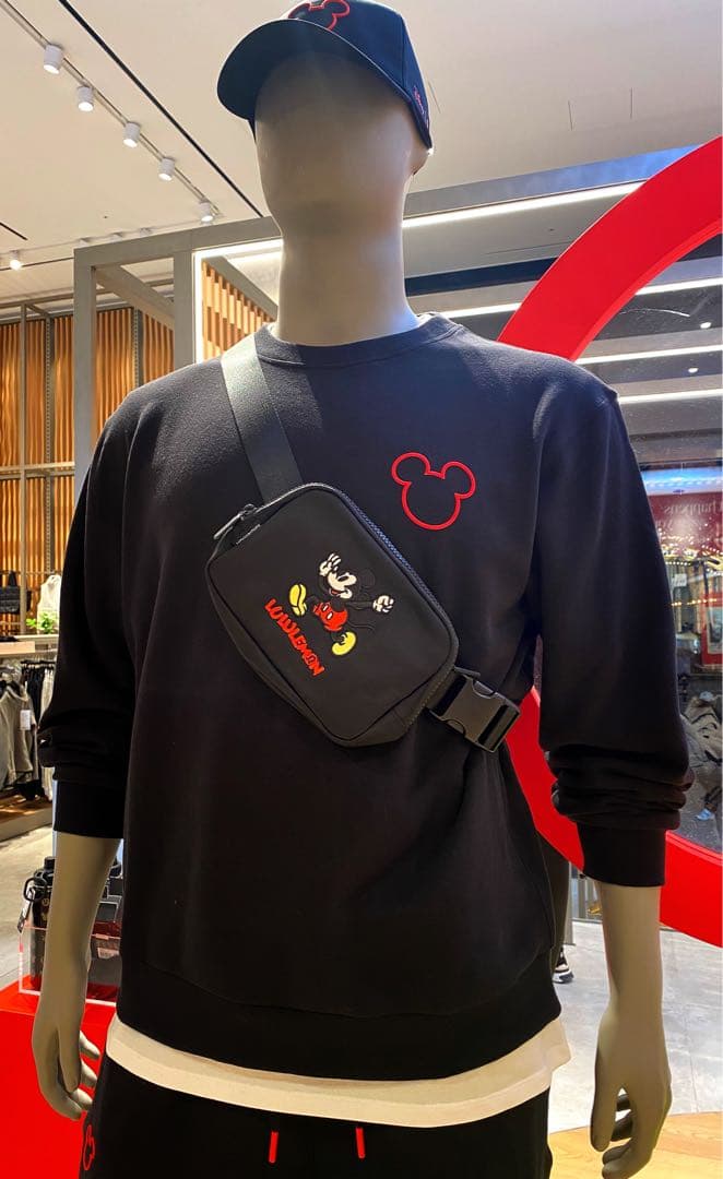 新品☆ディズニー×ルルレモン ベルトバッグ 1L ミッキー ウエストポーチ