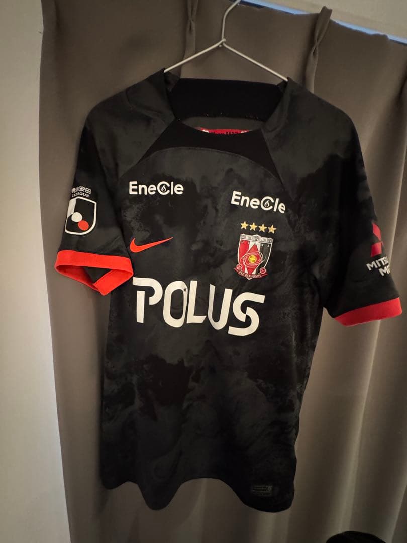 ひ*す様 【即購入可】浦和レッズ 渡邊凌磨 24年3rdモデル