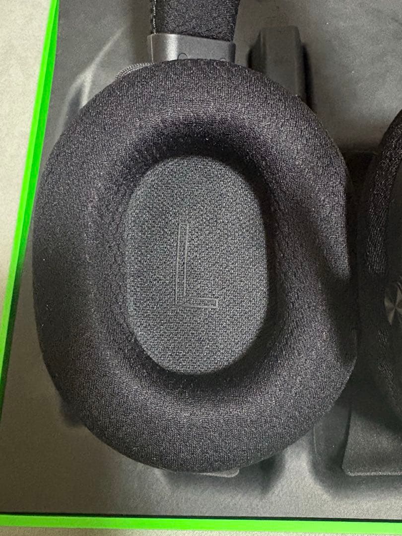 【ほぼ新品】RAZER BLACKSHARK V3 PRO ゲーミングヘッドホン