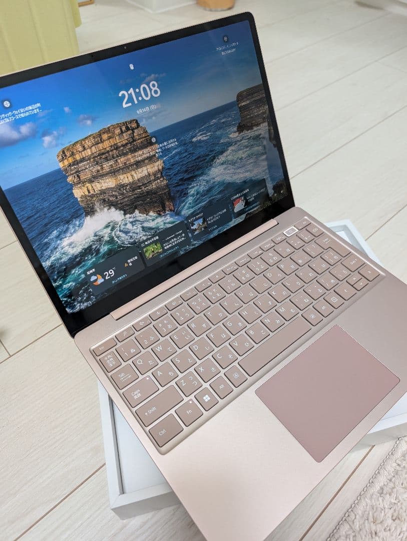 Microsoft Surface Laptop go 2 12.4インチ