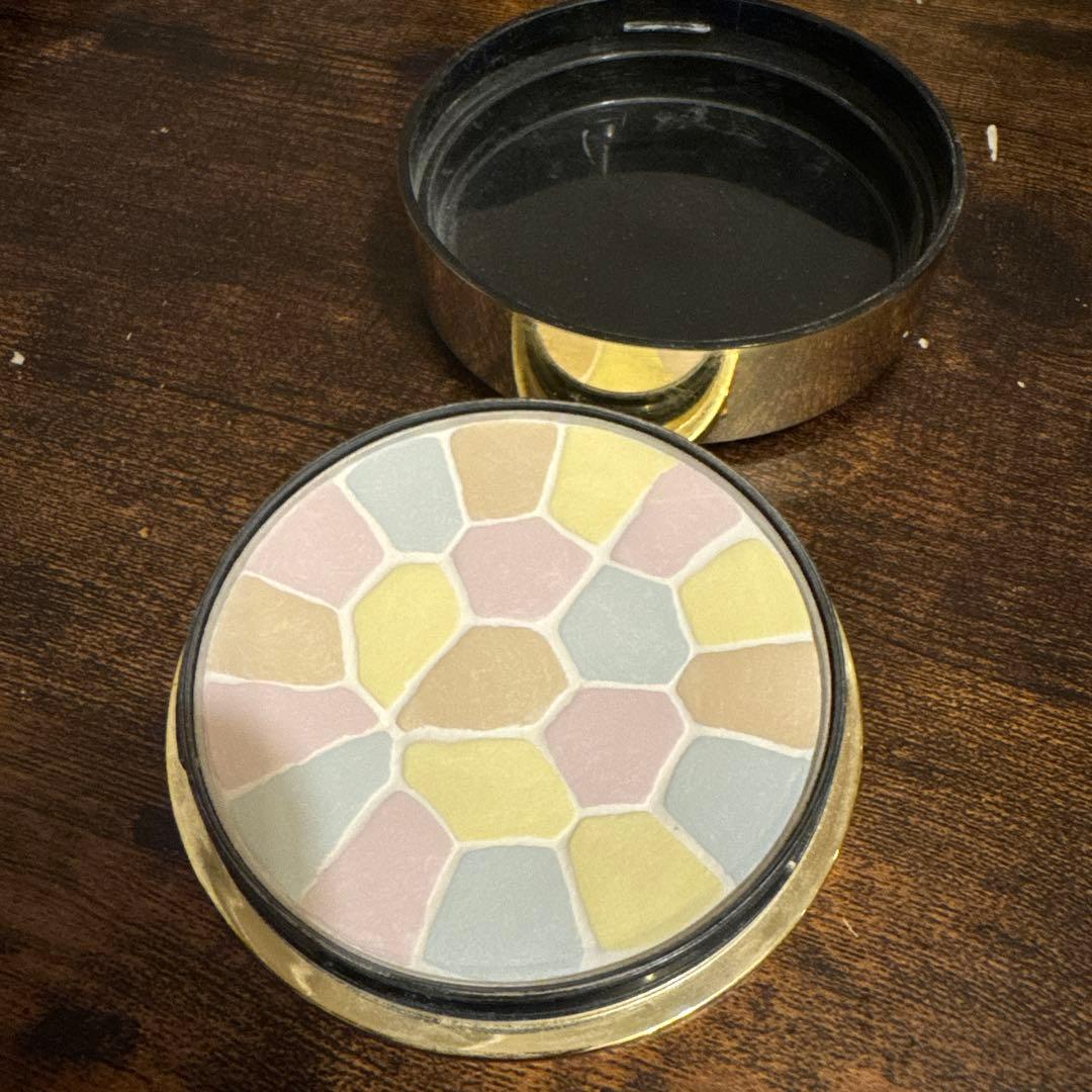 エレガンス ラ・プードル　フェイスパウダー