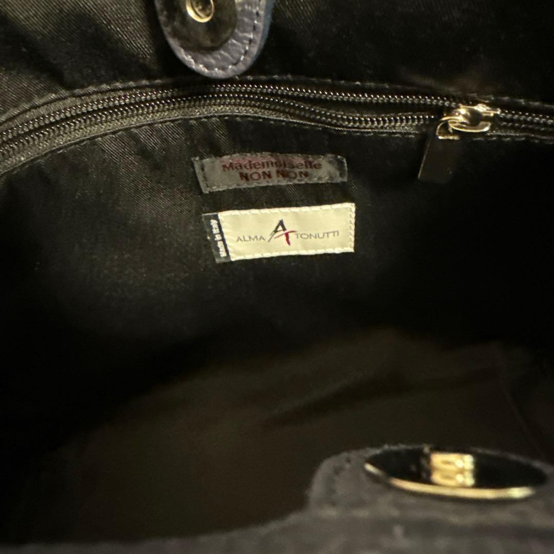 【新品・未使用】マドモアゼルノンノン　イタリア製秋冬ツーウェイバッグ　ネイビー