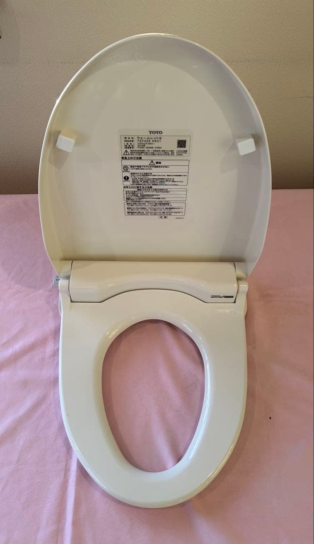 新品未使用TOTOウオームレットG・暖房便座　TCF226 パステルアイボリー