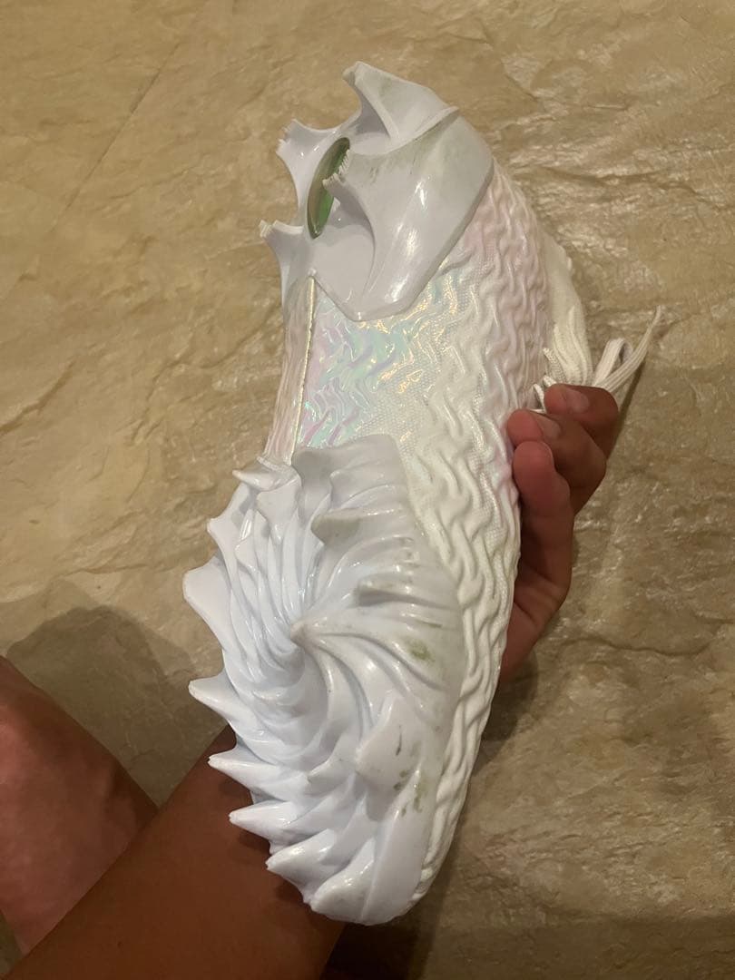 UNDER ARMOUR SPOTLIGHT T PRO 27.0値下げ可能