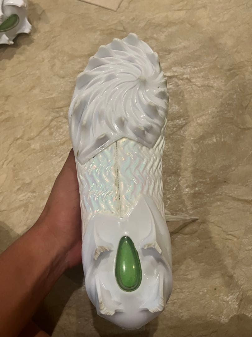 UNDER ARMOUR SPOTLIGHT T PRO 27.0値下げ可能