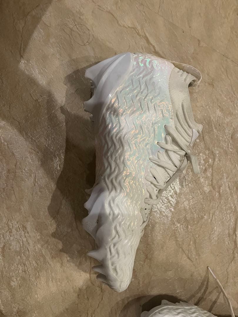 UNDER ARMOUR SPOTLIGHT T PRO 27.0値下げ可能