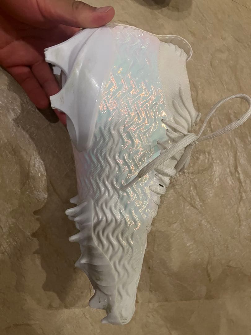 UNDER ARMOUR SPOTLIGHT T PRO 27.0値下げ可能