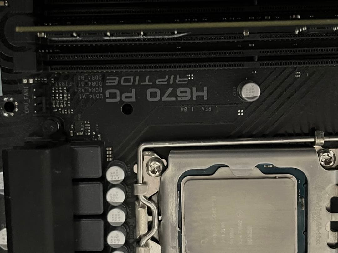 マザーボード core i3 13100 H670 PG Riptide DDR4 8GBx2