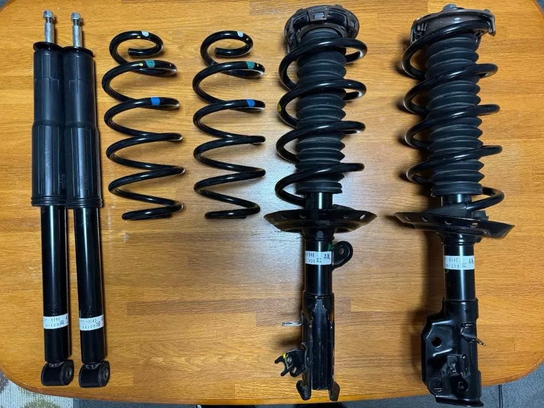 新車外し フリード GB3 純正 サスペンションキット