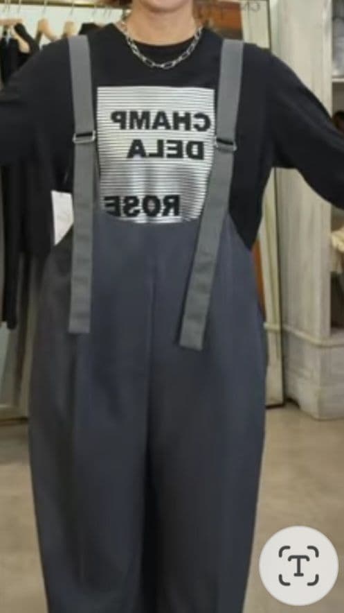 お値下げしました‼️シャンドゥラローズ×シアン バックギャザーロゴT