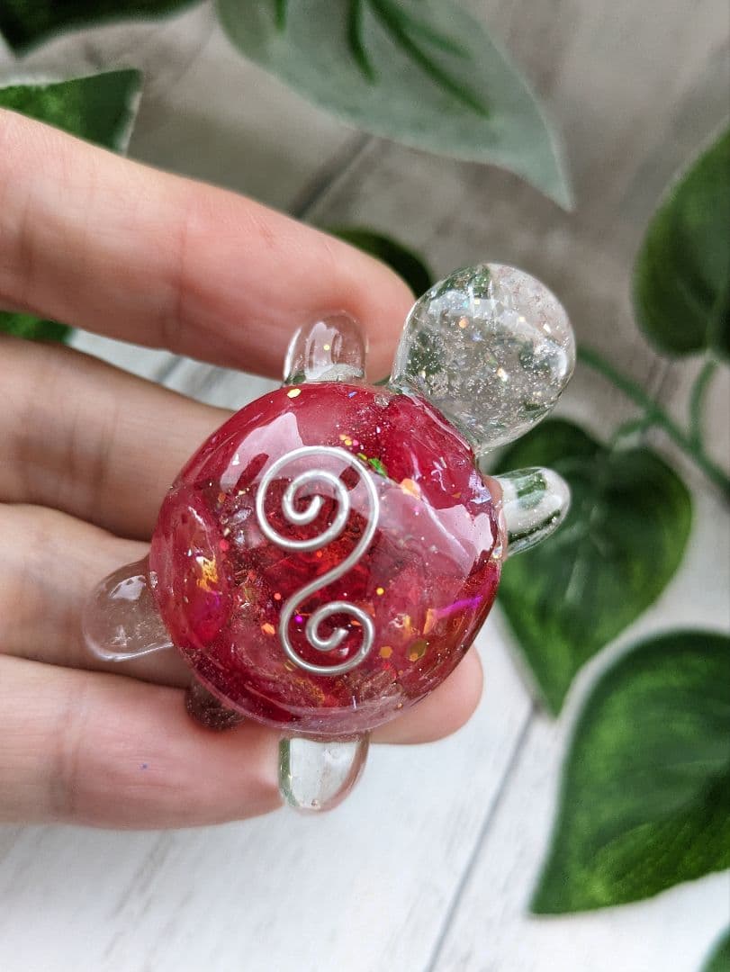 【つる927】レッドオーラクォーツのかめちゃん形オルゴナイト☆他３点