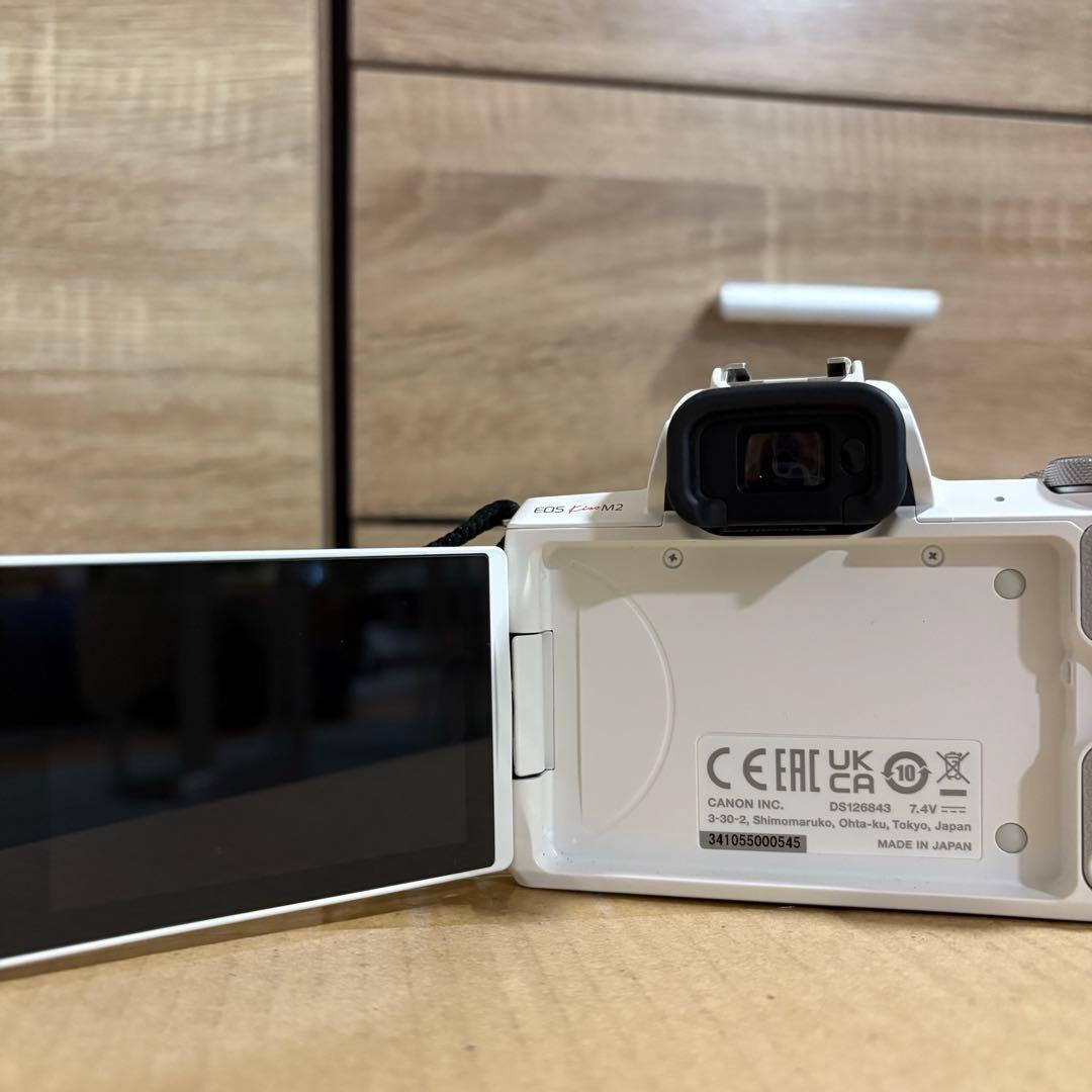 Canon EOS Kiss M2 ホワイト　ダブルズームキット