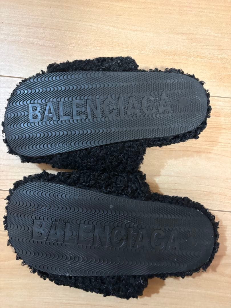BALENCIAGA ブラック スライドサンダル