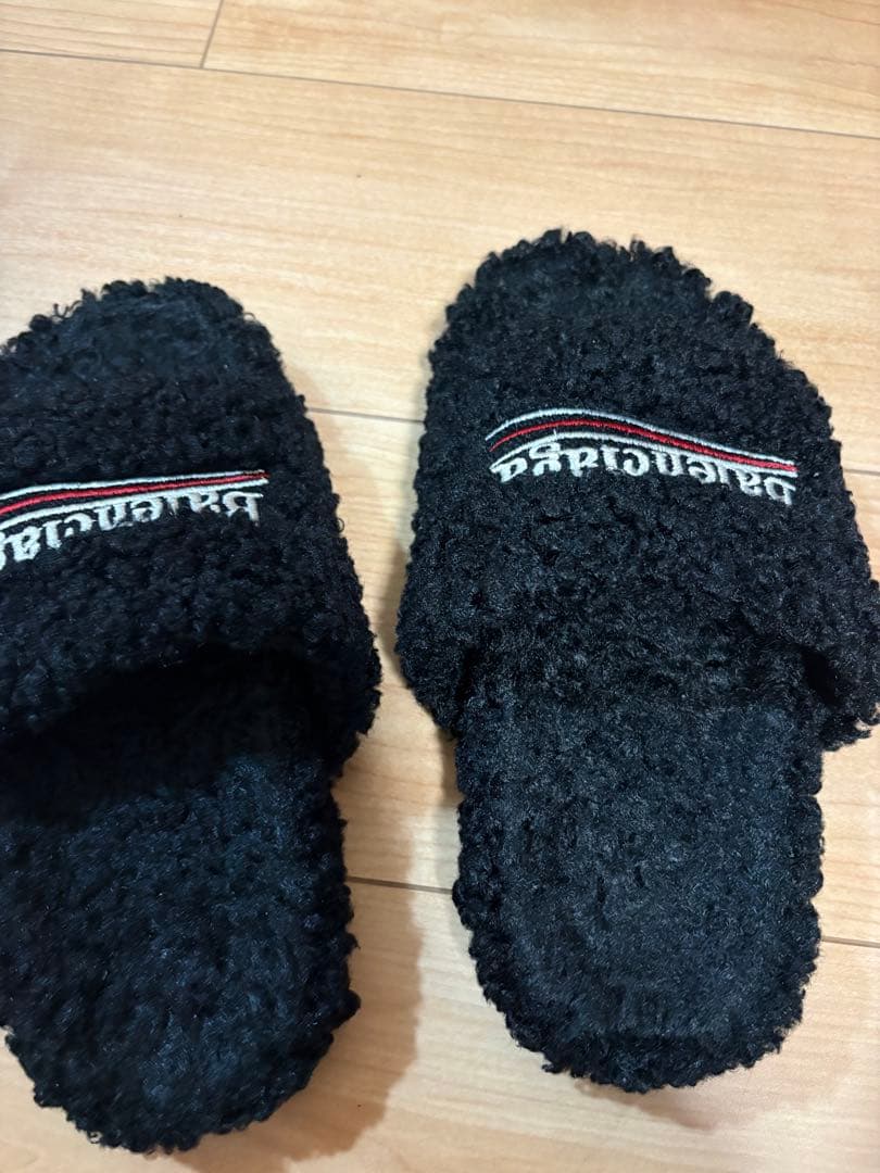 BALENCIAGA ブラック スライドサンダル